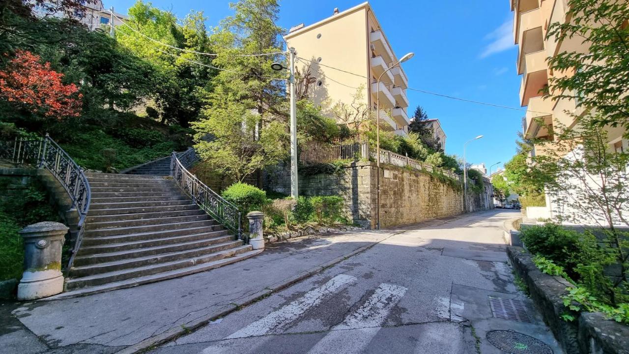 Crispi 85 - Air Conditioner - Teatro Rossetti Apartment Trieste Exterior photo